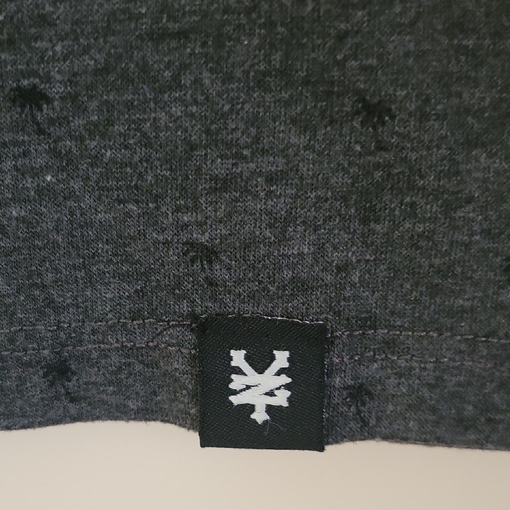 Black and Gray Tank Top with Tropical Print - Picture 4 of 7